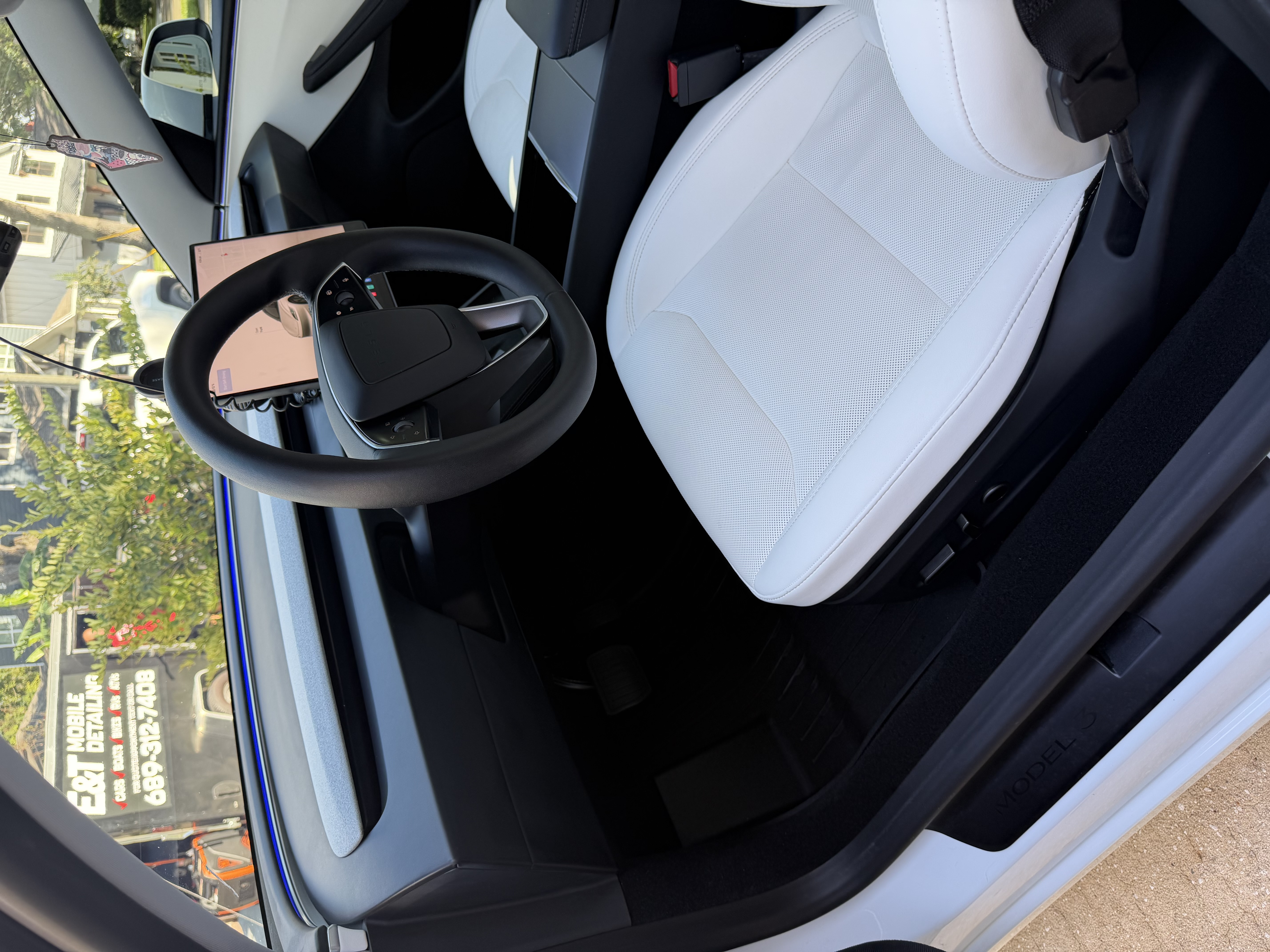 Detailed vehicle, exterior shine